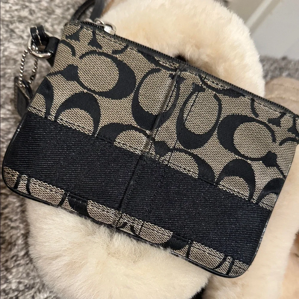 Coach elegant wristlet